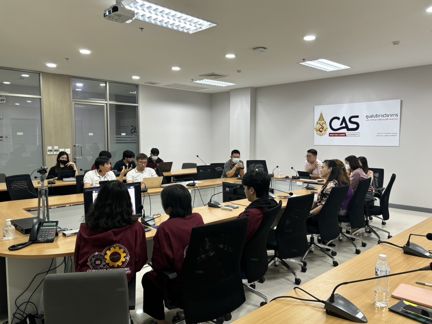 ศูนย์บริการเทคโนโลยีสารสนเทศ ร่วมกับนักศึกษาสำนักวิชาเทคโนโลยีสารสนเทศ ภายใต้โครงการจัดตั้งฝ่าย Digital Service นำเสนอการออกแบบแอปพลิเคชั่นระบบฐานข้อมูลบริการวิชาการ (Academic service database system)